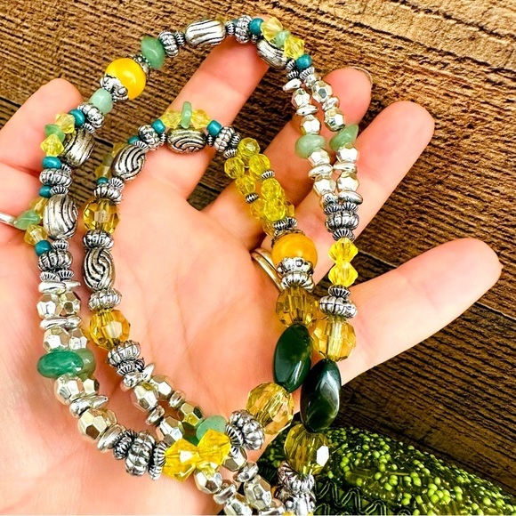 Mary Frances Unique Apple A Day Beaded Purse - Picture 13 of 13